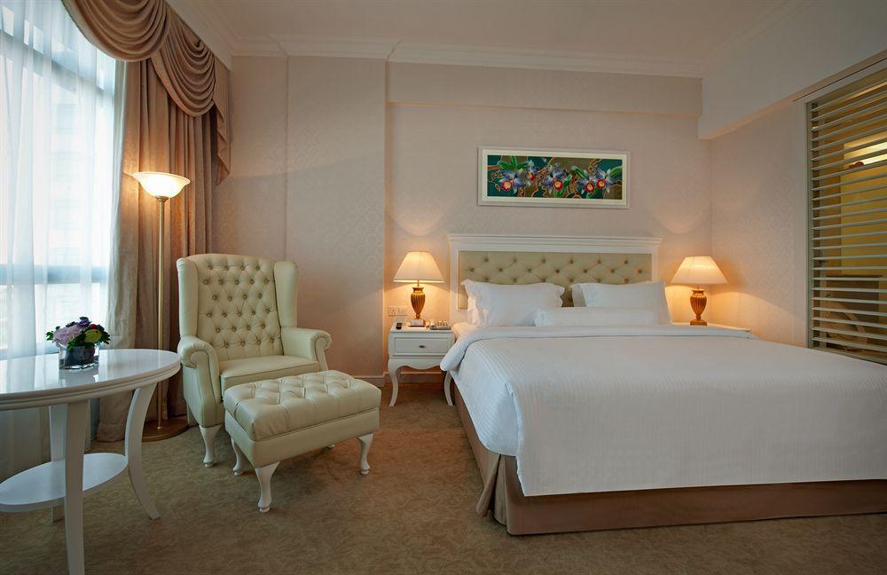Отель Royale Chulan The Curve Петалинг-Джая Экстерьер фото