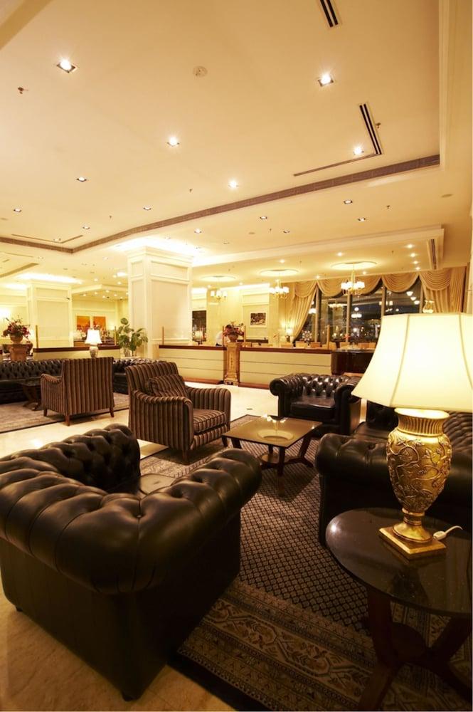 Отель Royale Chulan The Curve Петалинг-Джая Экстерьер фото